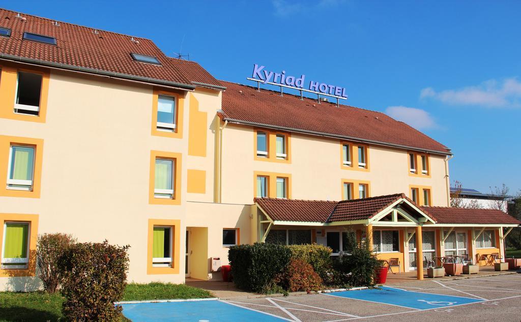 Kyriad Lyon Est - Saint Bonnet De Mure Exterior foto